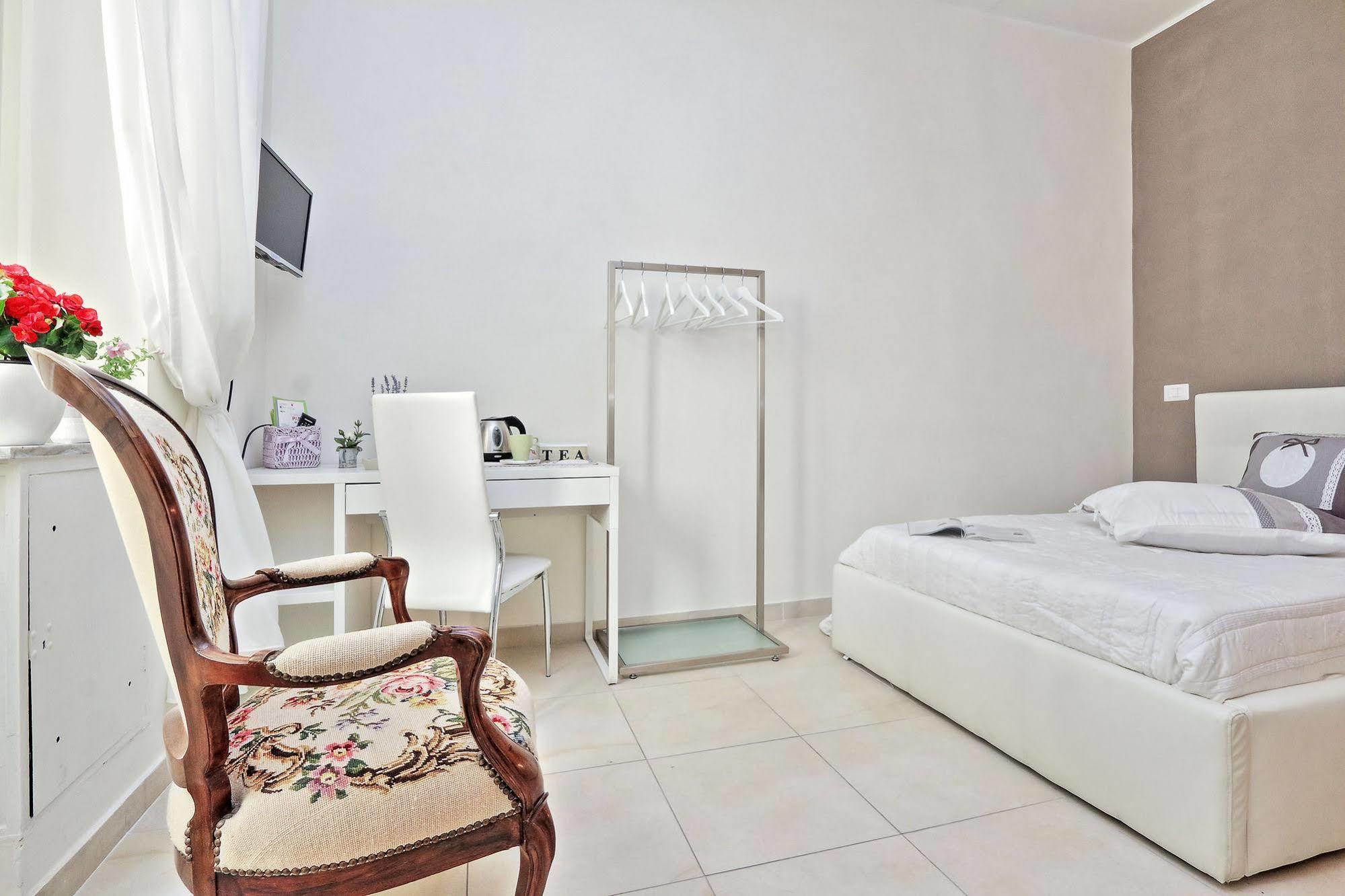 San Pietro Stazione Guesthouse Řím Exteriér fotografie