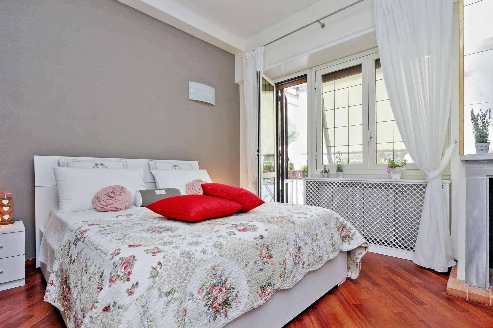 San Pietro Stazione Guesthouse Řím Exteriér fotografie