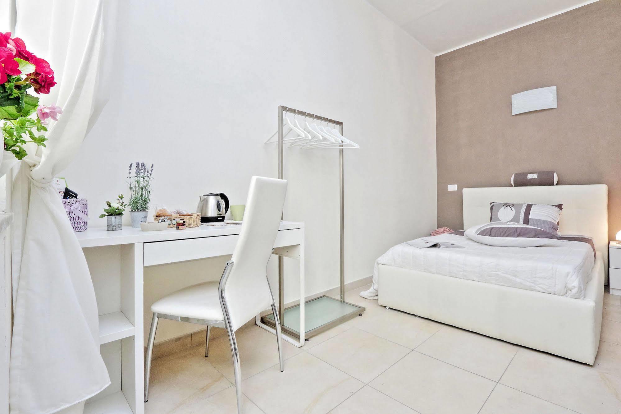 San Pietro Stazione Guesthouse Řím Exteriér fotografie