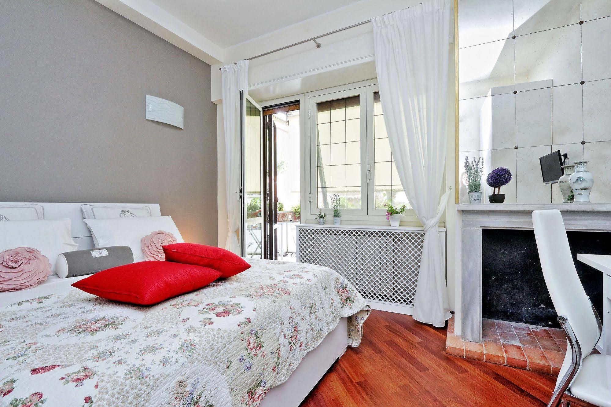 San Pietro Stazione Guesthouse Řím Exteriér fotografie